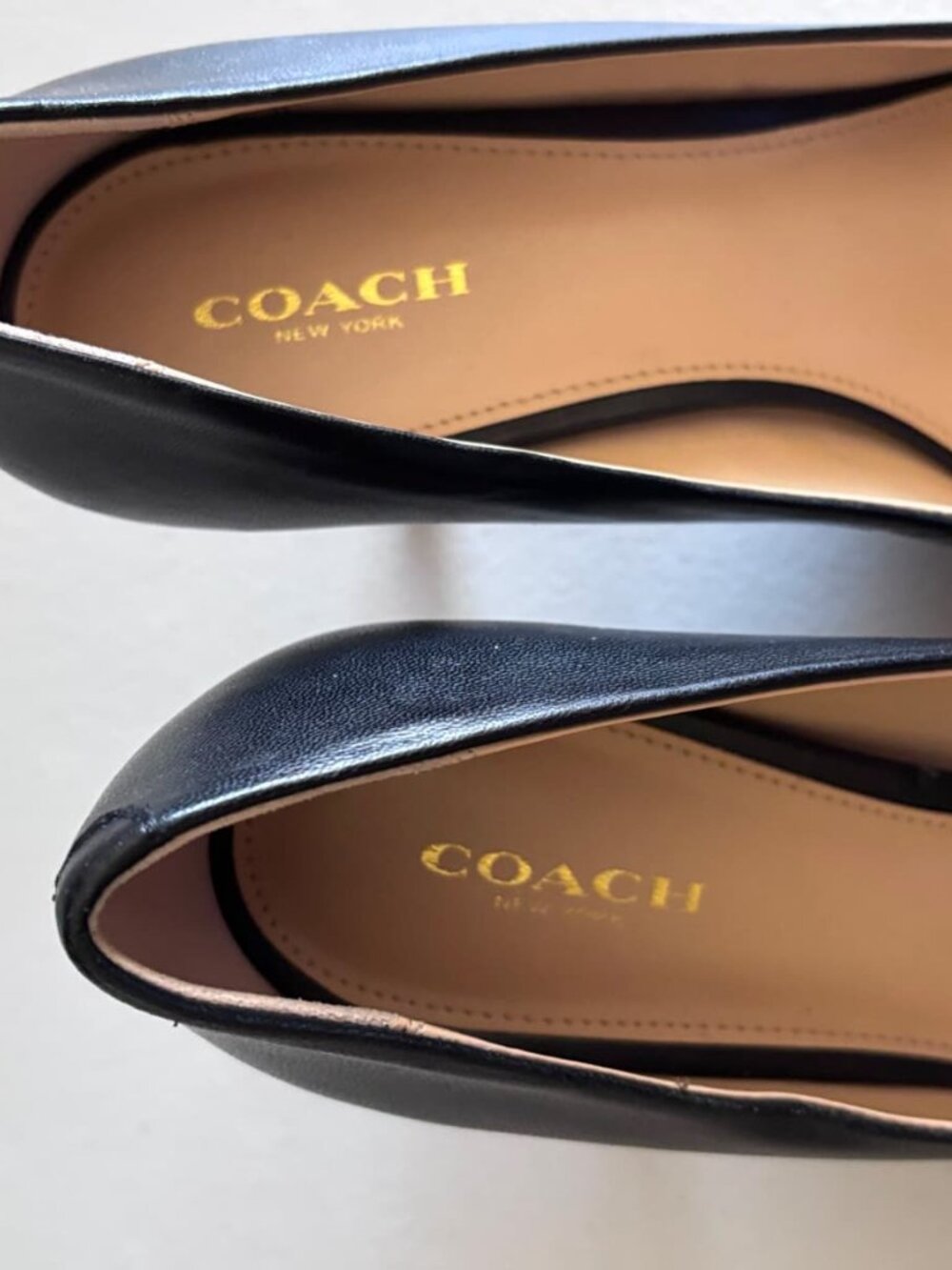 Coach Bowery Pump Size 8.5B - Picture 3 of 5